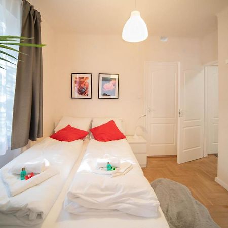 Free Parking Riverwalk Home - 4 Ppl,Wi-Fi,Ac, Tv ブダペスト エクステリア 写真